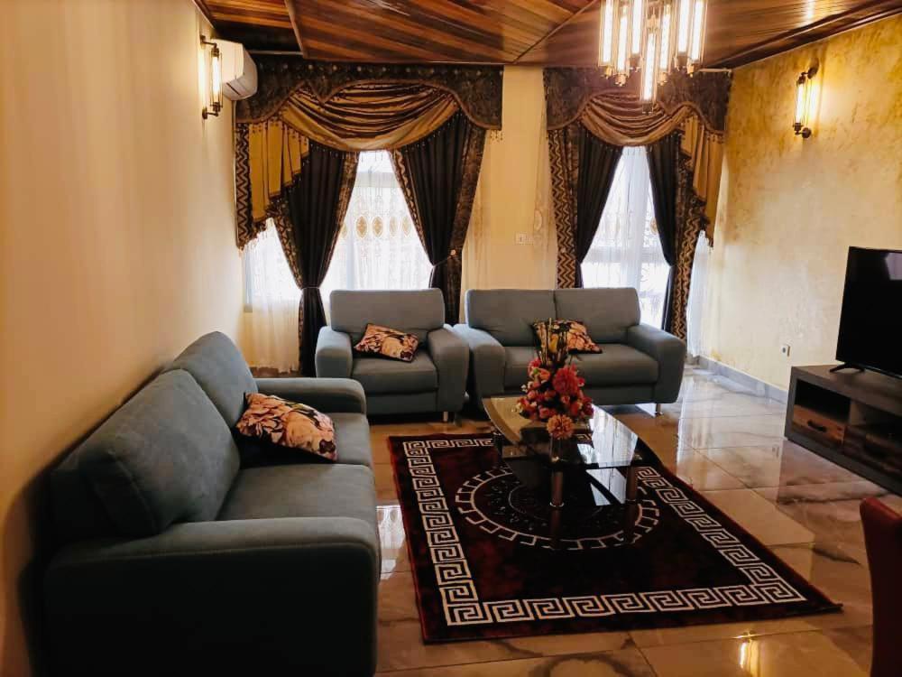 Residence Ambassa Etienne & Therese ยาอุนเด ภายนอก รูปภาพ